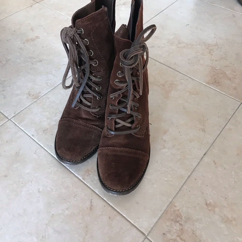 Steve Madden Gretell brown boots lace up ankle